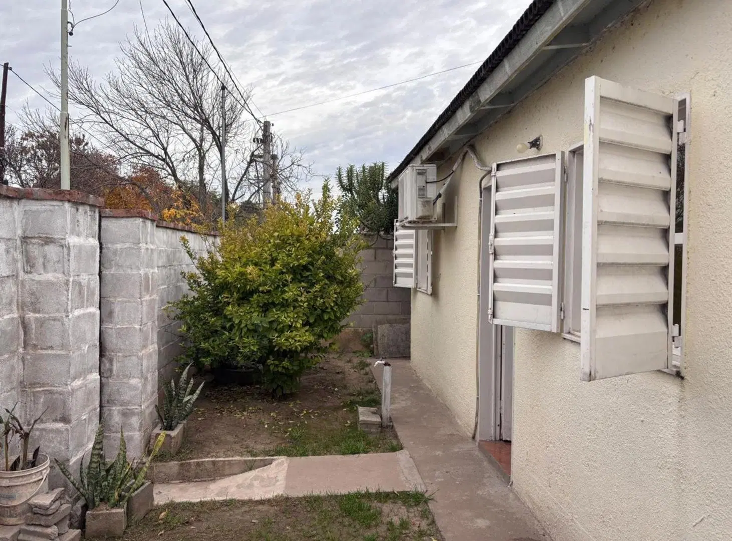 SE VENDE CASA 3 DORM EN MALVINAS ARGENTINAS 4