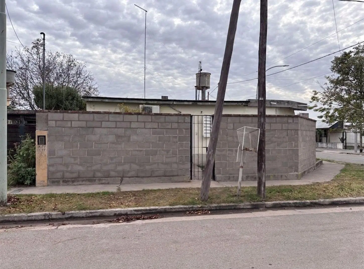 SE VENDE CASA 3 DORM EN MALVINAS ARGENTINAS 3