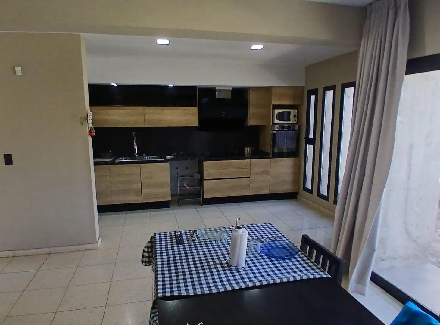 SE VENDE CASA DE 5 DORMITORIOS EN JESUS MARIA 4