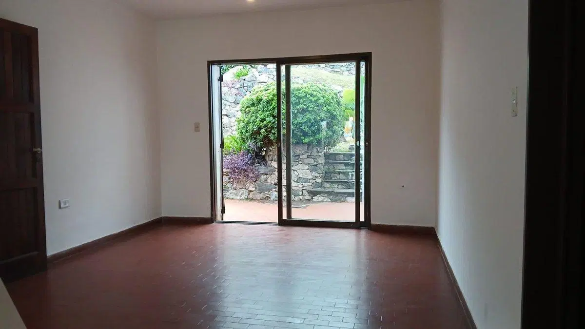 SE VENDE CASA DE 3 DORMITORIOS B PARQUE CHACABUCO 4