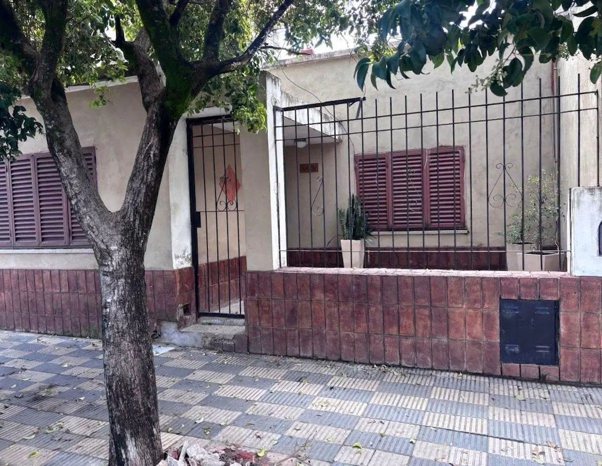 SE VENDE CASA + DEPARTAMENTO +  LOCAL B YOFRE SUR 5