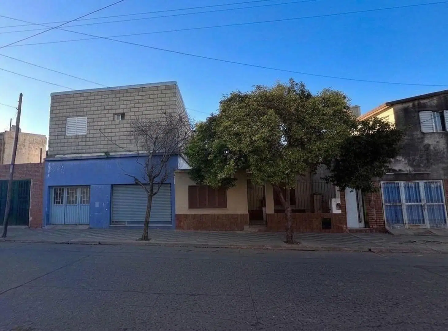 SE VENDE CASA + DEPARTAMENTO +  LOCAL B YOFRE SUR 4