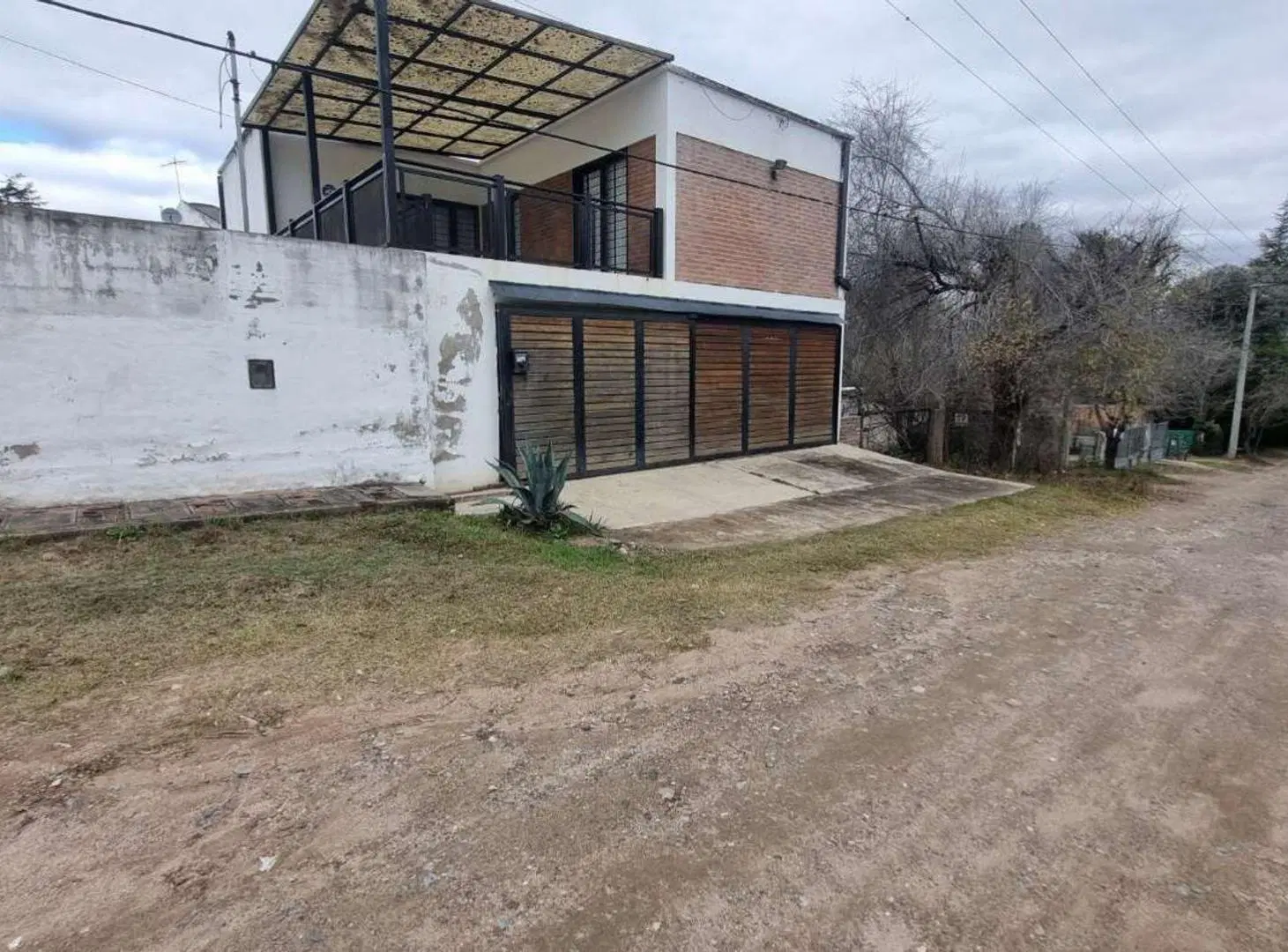 SE VENDE 2 CASA 2 DORMITORIOS C/U VILLA CARLOS PAZ 2
