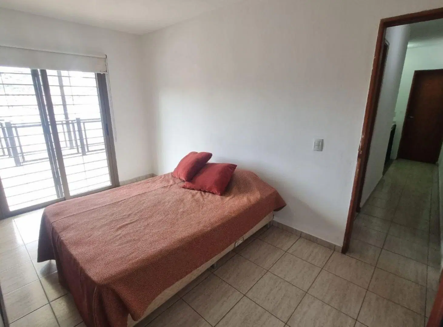 SE VENDE 2 CASA 2 DORMITORIOS C/U VILLA CARLOS PAZ 8