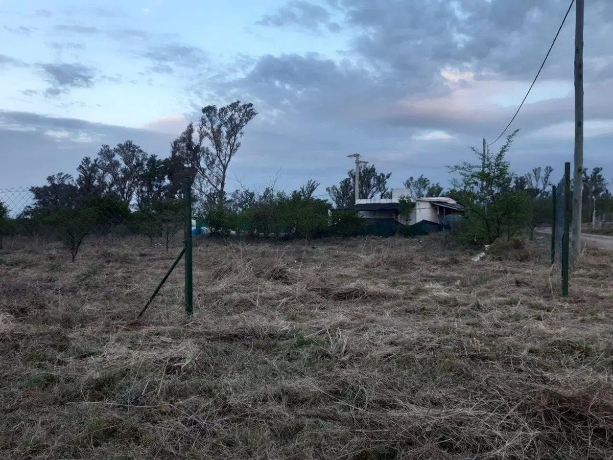 SE VENDE LOTE ESQUINA 925 M2 ANISACATE 5
