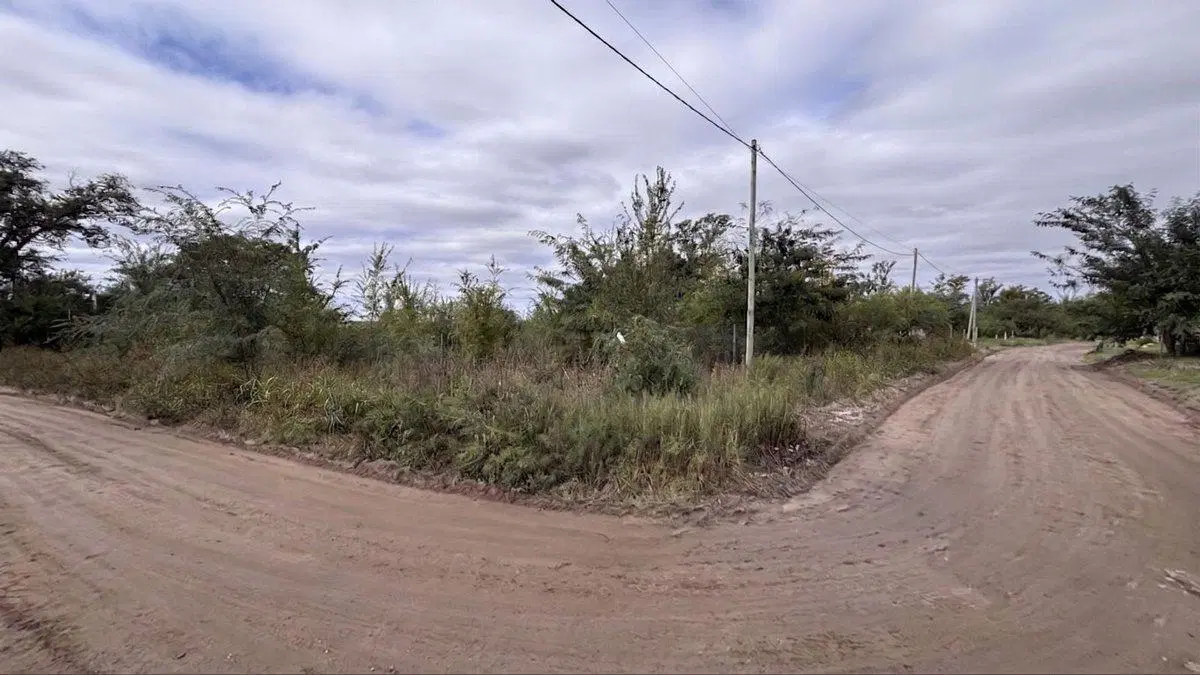 SE VENDE LOTE ESQUINA 925 M2 ANISACATE 4