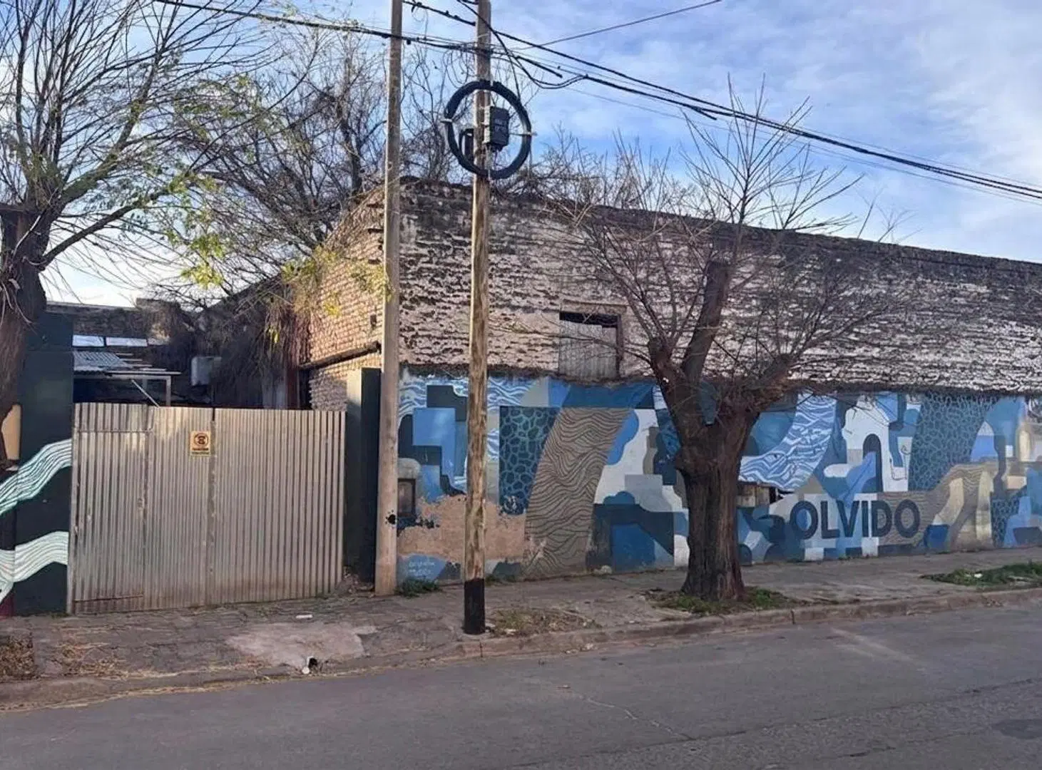 SE VENDEN DOS GALPONES EN BV CASTRO BARROS 5