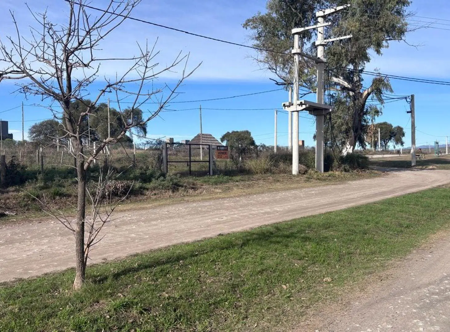 SE VENDE LOTE DE 300M2 EN LOMAS DE ANISACATE 3