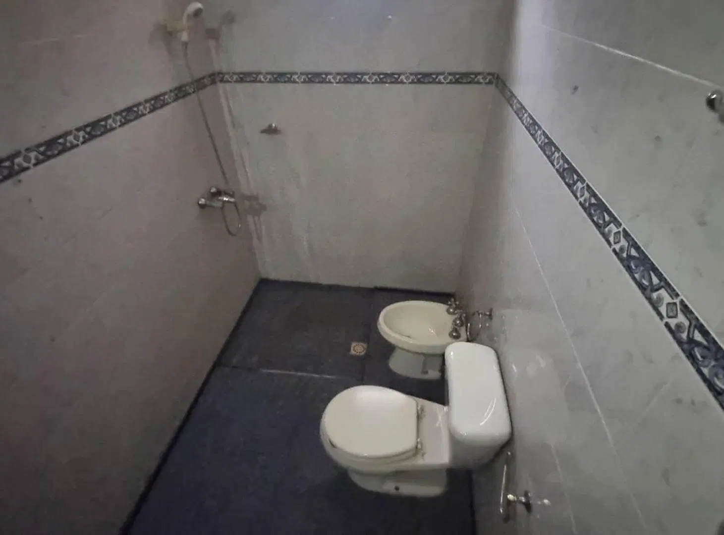 CASA EN VENTA DE 2 DORMITORIOS EN B GENERAL BUSTOS 8