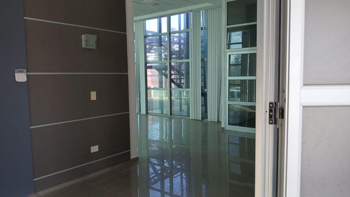 Foto de ALQUILER LOCAL 120 M2 EN CIRCUNVALACION NORTE, imagen 3