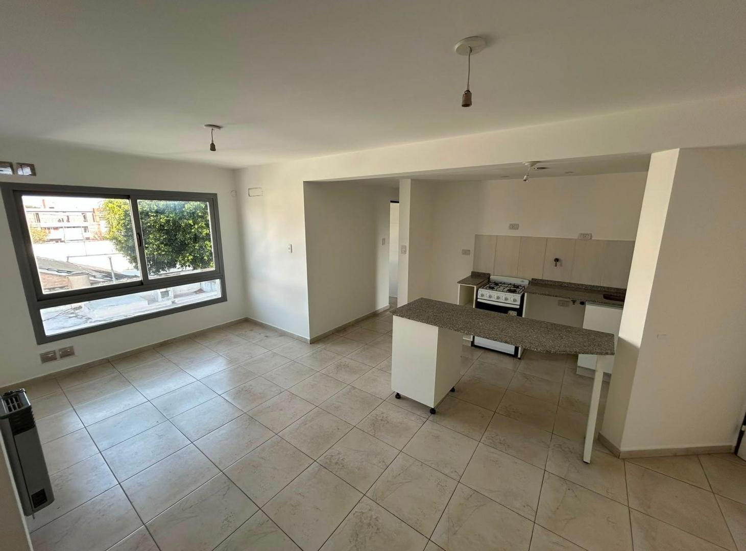 Foto de VENTA DEPARTAMENTO 2 DORMITORIOS BARRIO PUEYRREDON, imagen 2