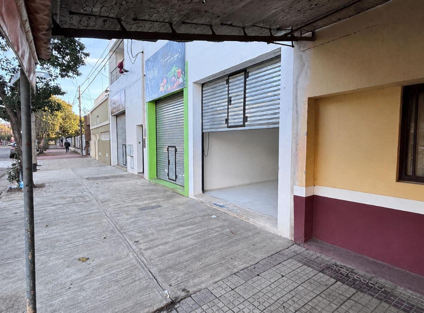 Foto de SE ALQUILA LOCAL COMERCIAL EN CNEL PRINGLES, imagen 4