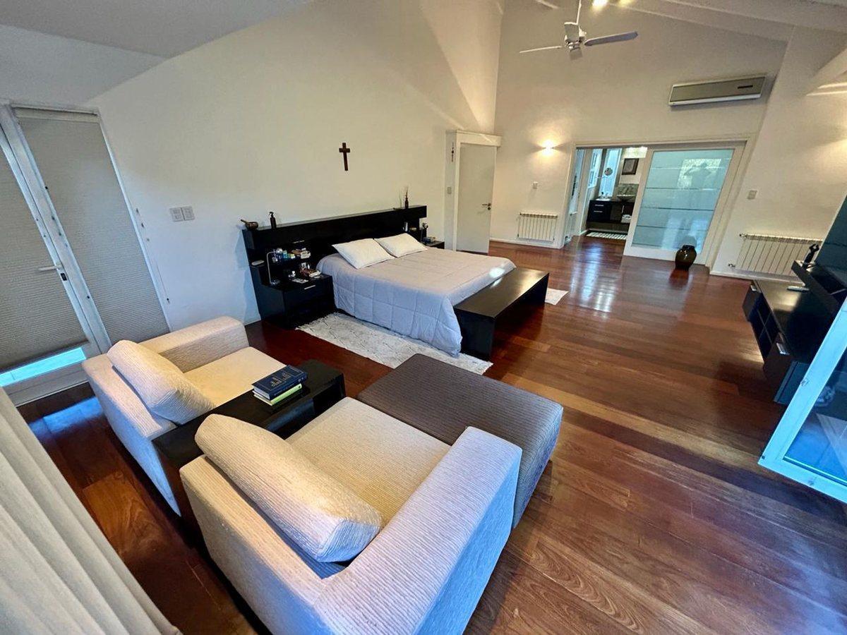Foto de VENTA GRAN CASA COUNTRY EL BOSQUE RECIBE MENOR, imagen 5