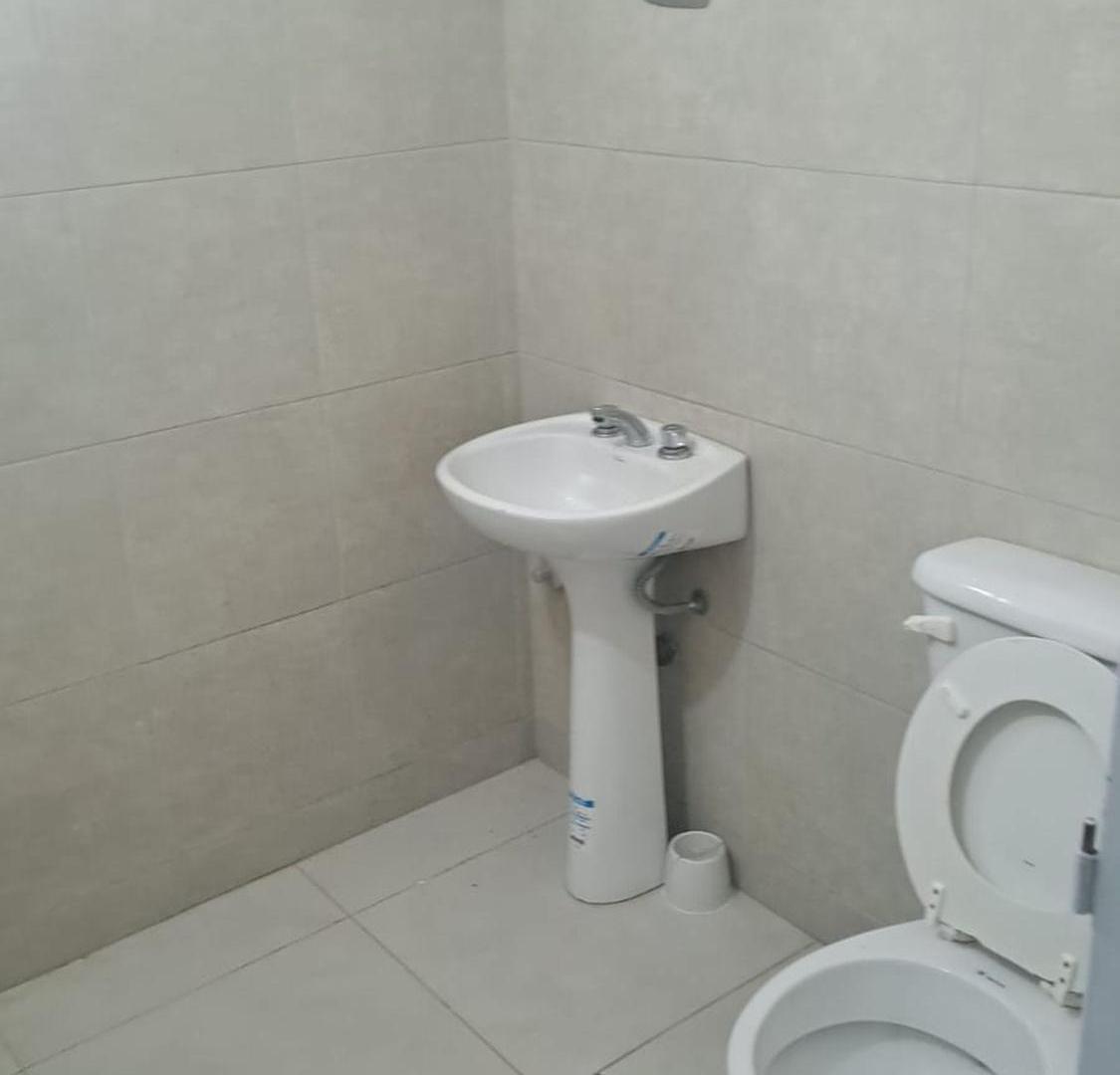Foto de ALQUILER GALPON CON OFICINA 400M2 EN SAN RAMON, imagen 5