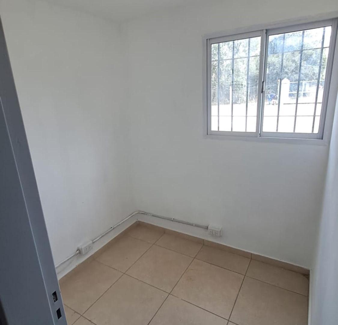 Foto de ALQUILER GALPON CON OFICINA 400M2 EN SAN RAMON, imagen 2