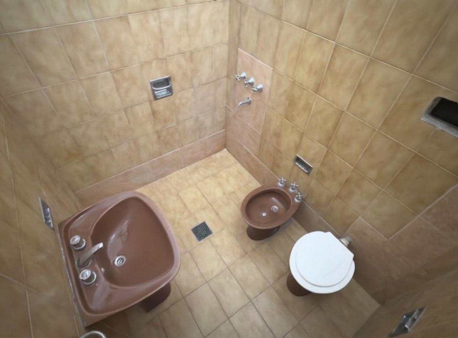 Foto de ALQUILER CASA SOBRE AVENIDA LEANDRO ALEM, imagen 4