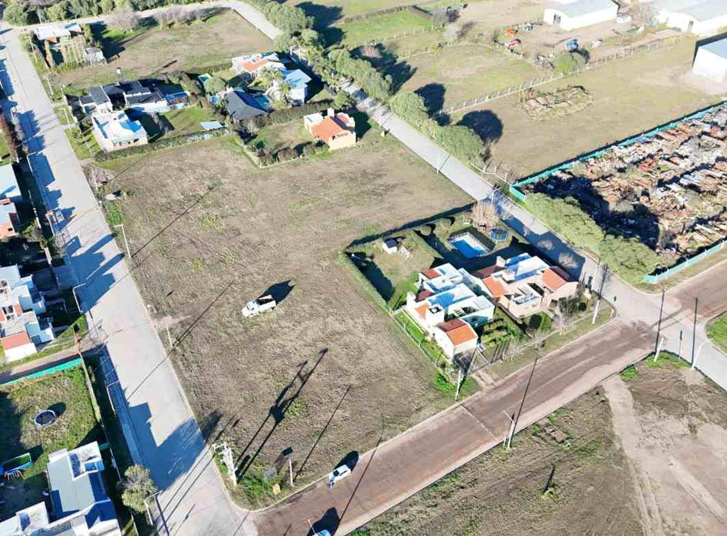 Foto de VENTA LOTE ESQUINA 2183 M2 SINSACATE ESCRITURA, imagen 2