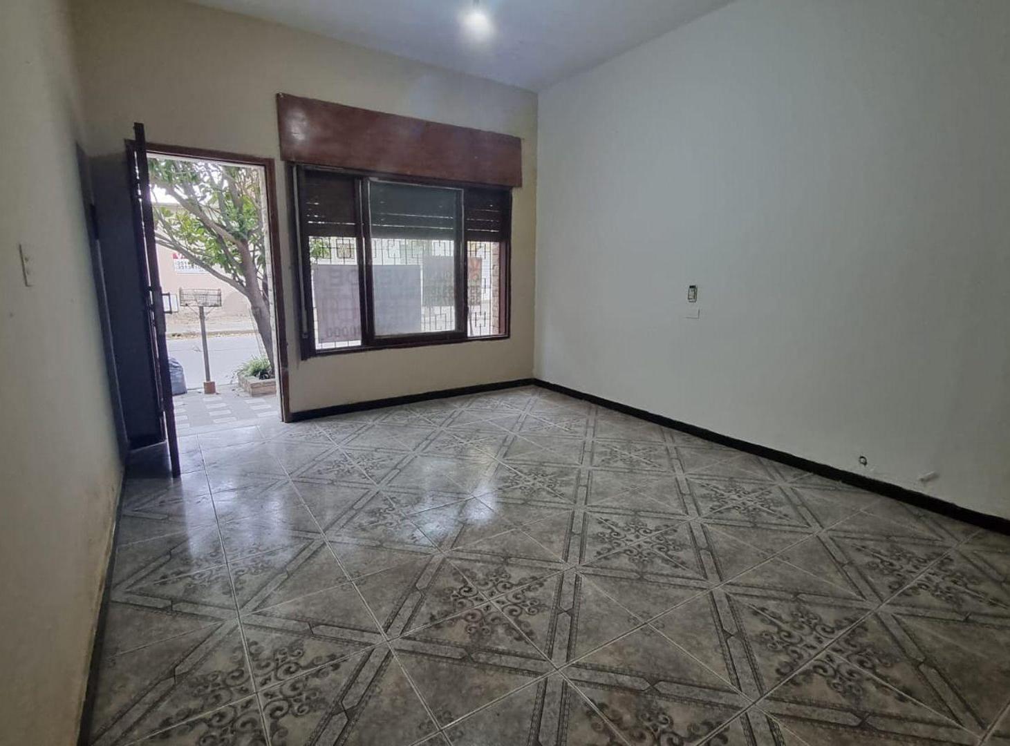 Foto de VENTA CASA 2 DORMITORIOS BARRIO GENERAL BUSTOS, imagen 4