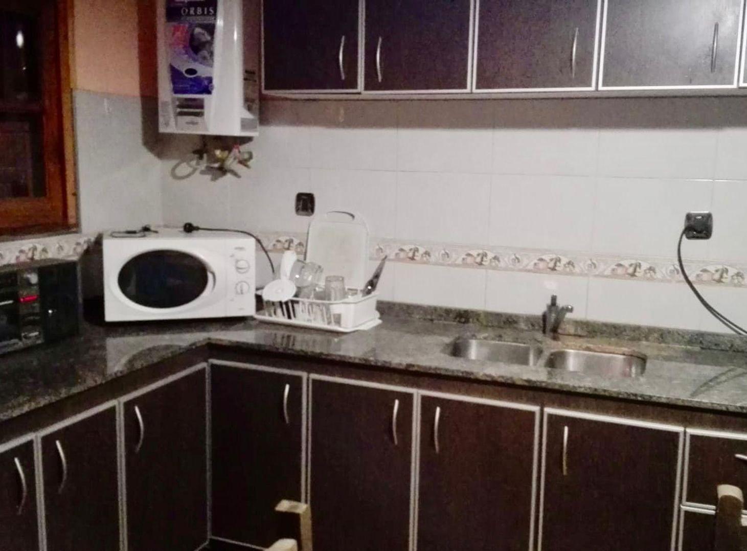 Foto de VENTA CASA 3 DORM CON PILETA EN VILLA LOS AROMOS, imagen 5