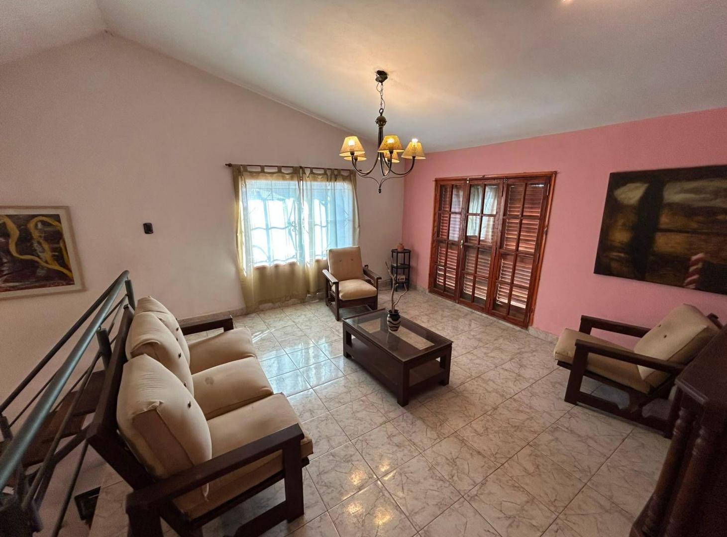 Foto de VENTA CASA 3 DORM CON PILETA EN VILLA LOS AROMOS, imagen 3