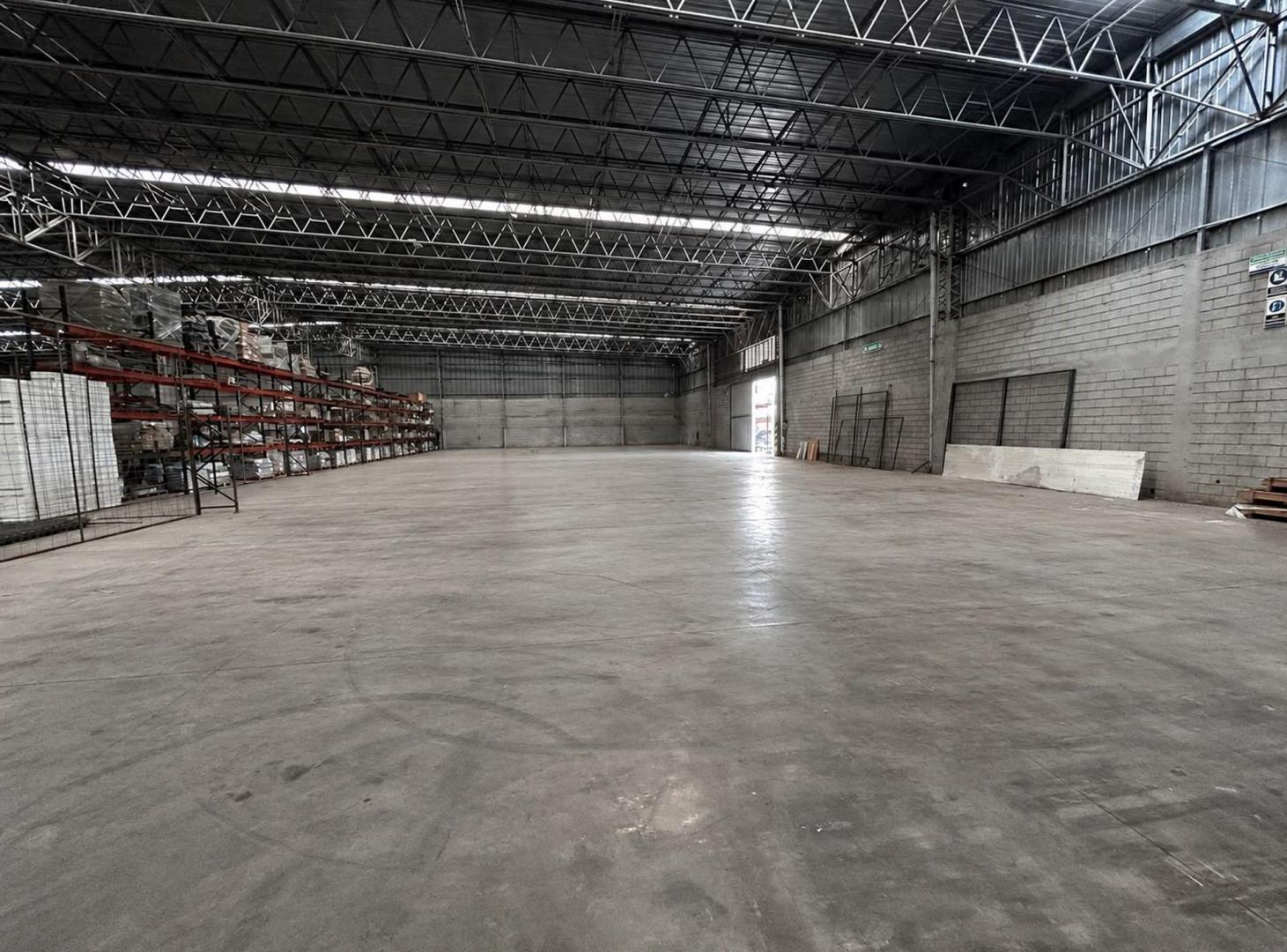 ALQUILER GALPÓN 800m2 CIRCUNVALACIÓN ZONA NORTE