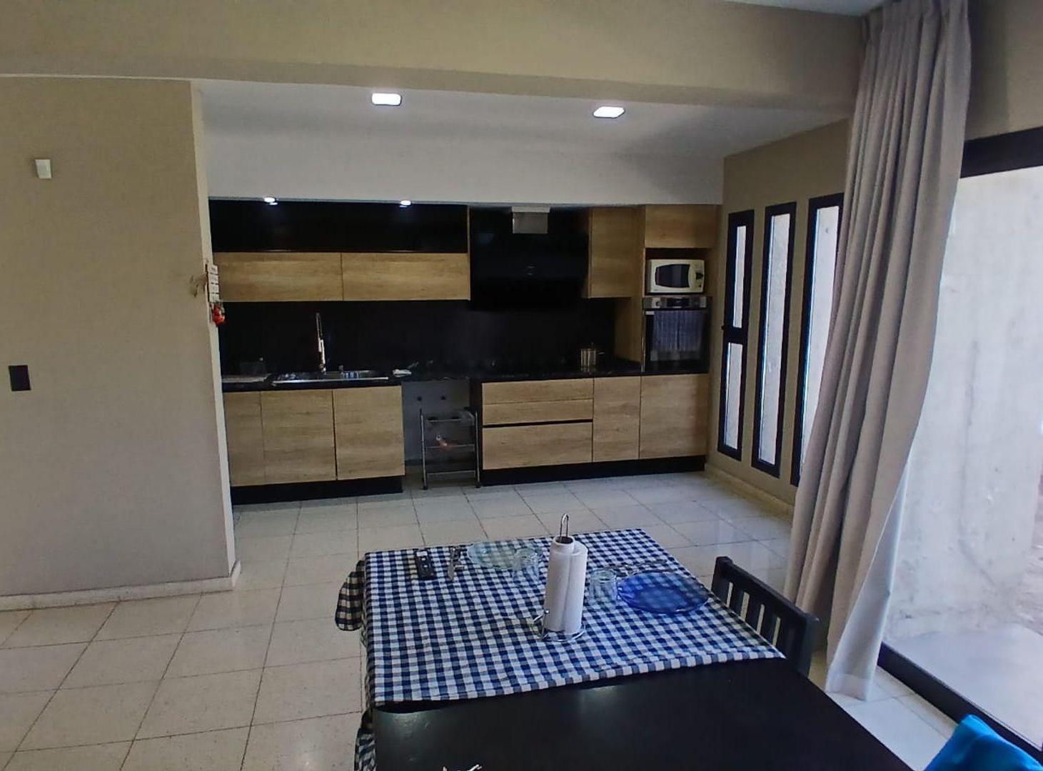 Foto de SE VENDE CASA DE 5 DORMITORIOS EN JESUS MARIA, imagen 4