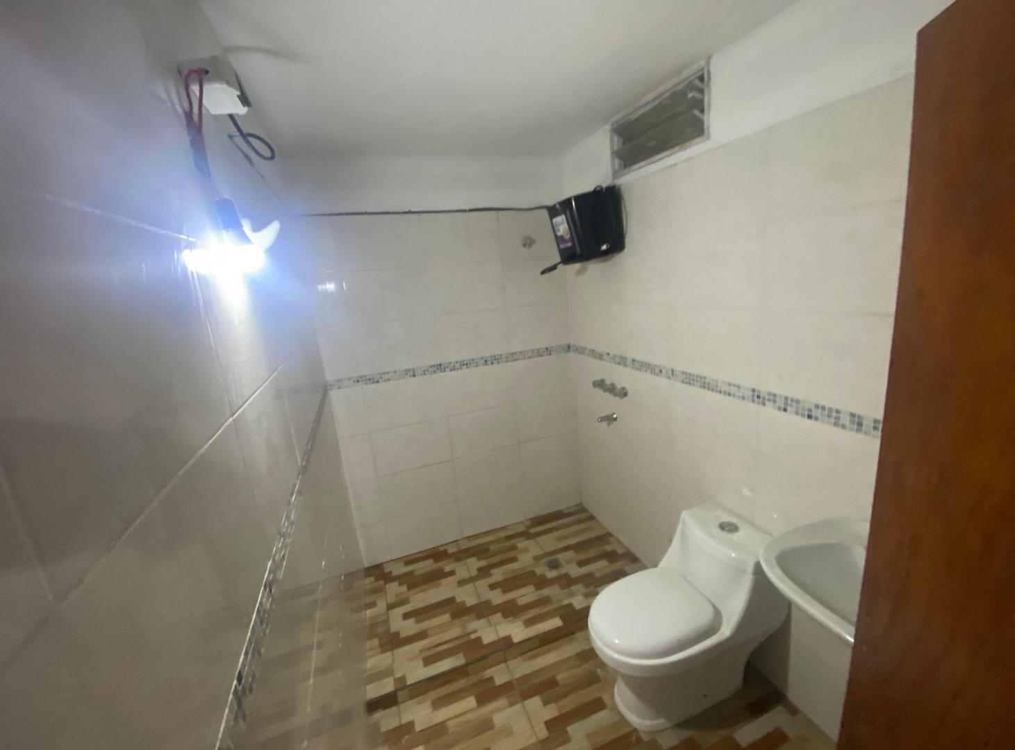 Foto de ALQUILA DEPARTAMENTO 2 DORM COCHERA CENTRO AMERICA, imagen 4