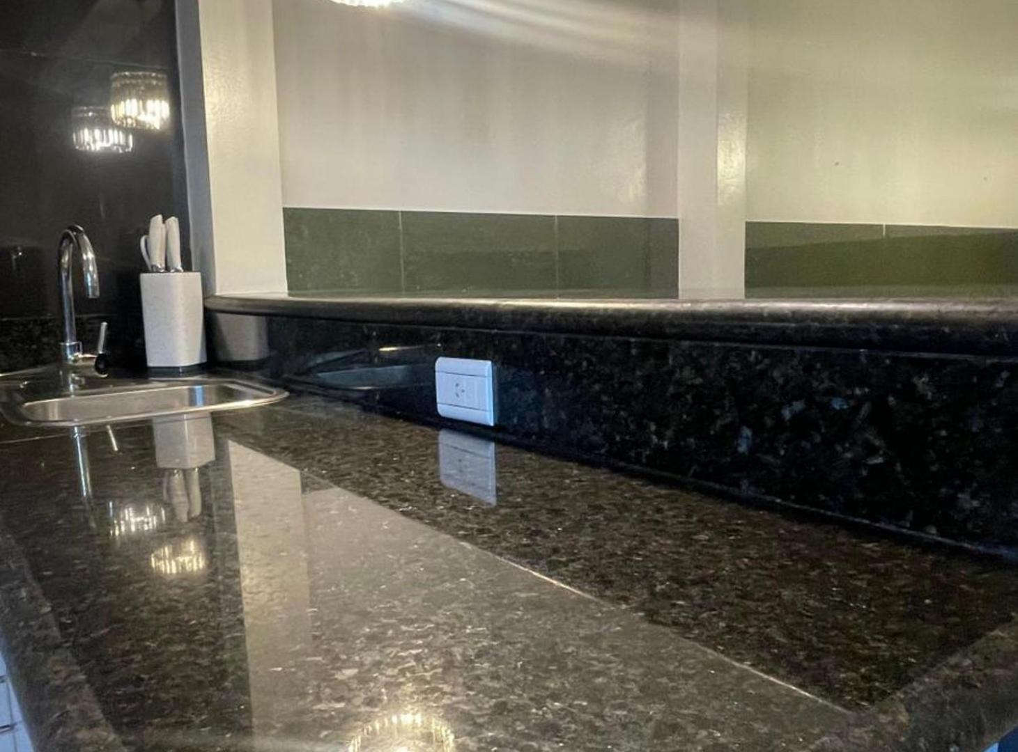 Foto de VENTA CASA 5 DORMITORIOS RECICLADA BARRIO EMPALME, imagen 3