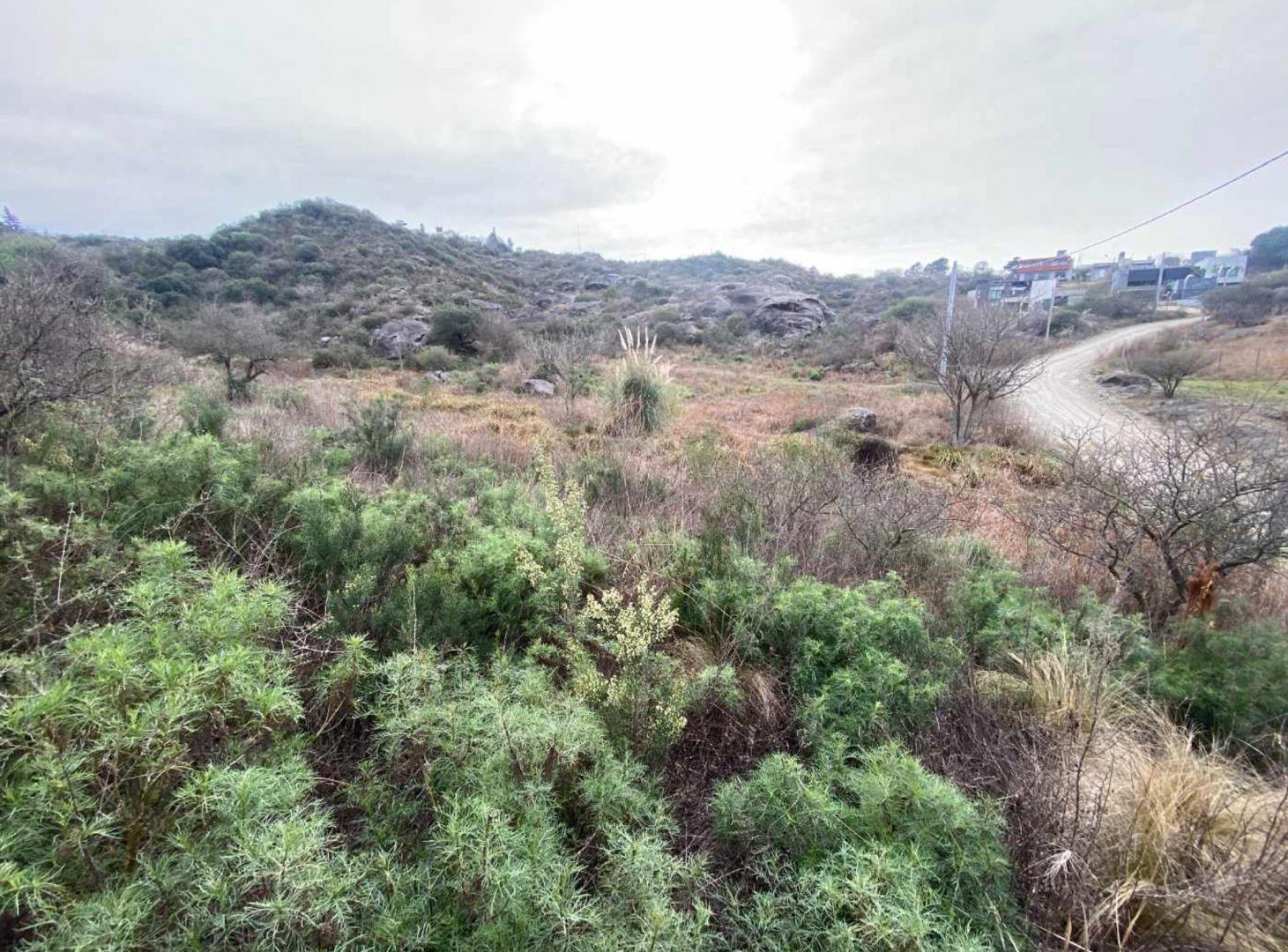 Foto de VENDE PERMUTA TERRENO 2071 m2 ESCRITURA CARLOS PAZ, imagen 4