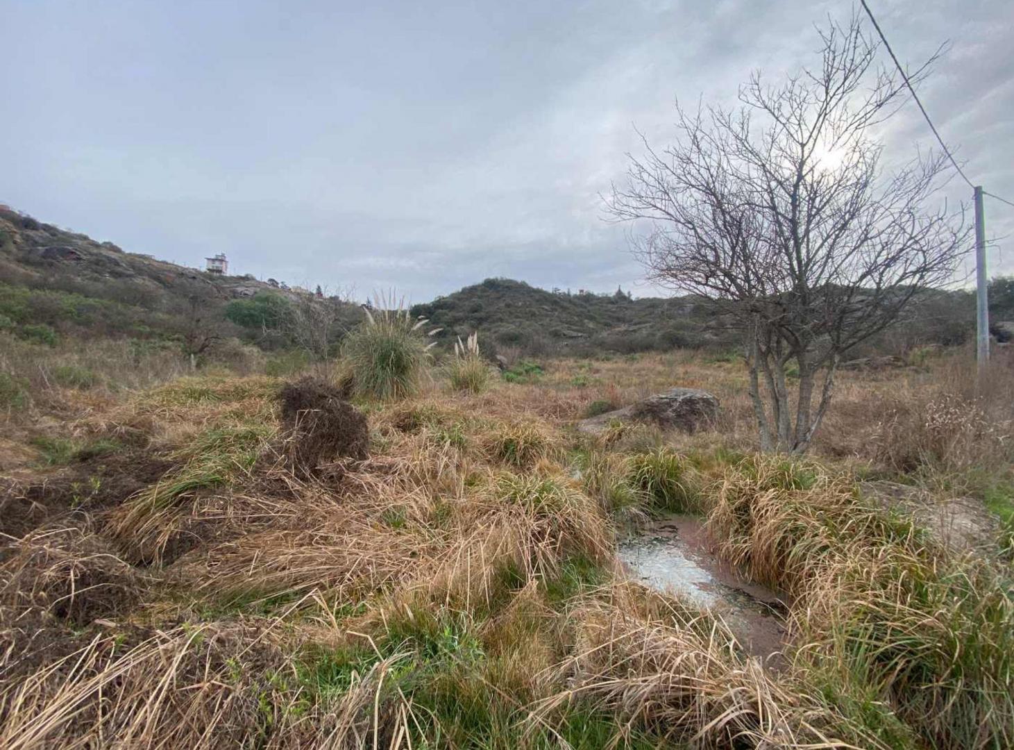 Foto de VENDE PERMUTA TERRENO 2071 m2 ESCRITURA CARLOS PAZ, imagen 3