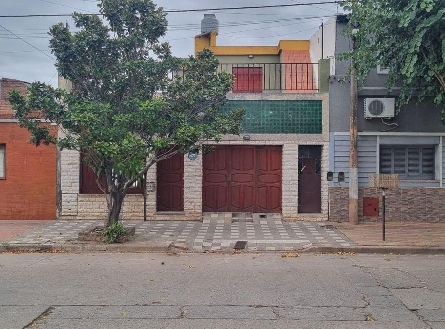 Foto de VENTA CASA 2 DORMITORIOS BARRIO GENERAL BUSTOS, imagen 3