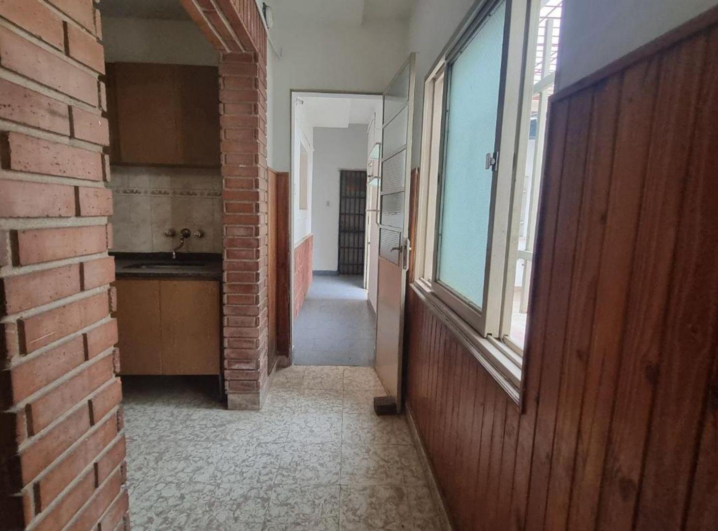 Foto de VENTA CASA 2 DORMITORIOS BARRIO GENERAL BUSTOS, imagen 4