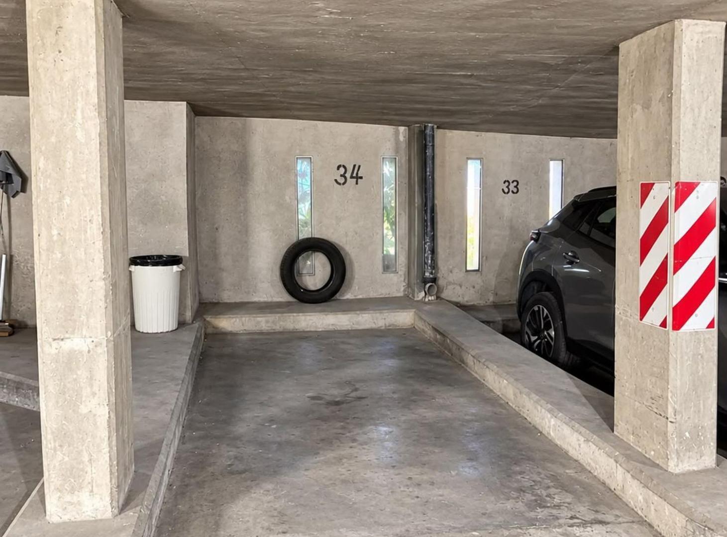 Foto de VENTA COCHERA AV. COLON 738 EN PLANTA BAJA, imagen 1