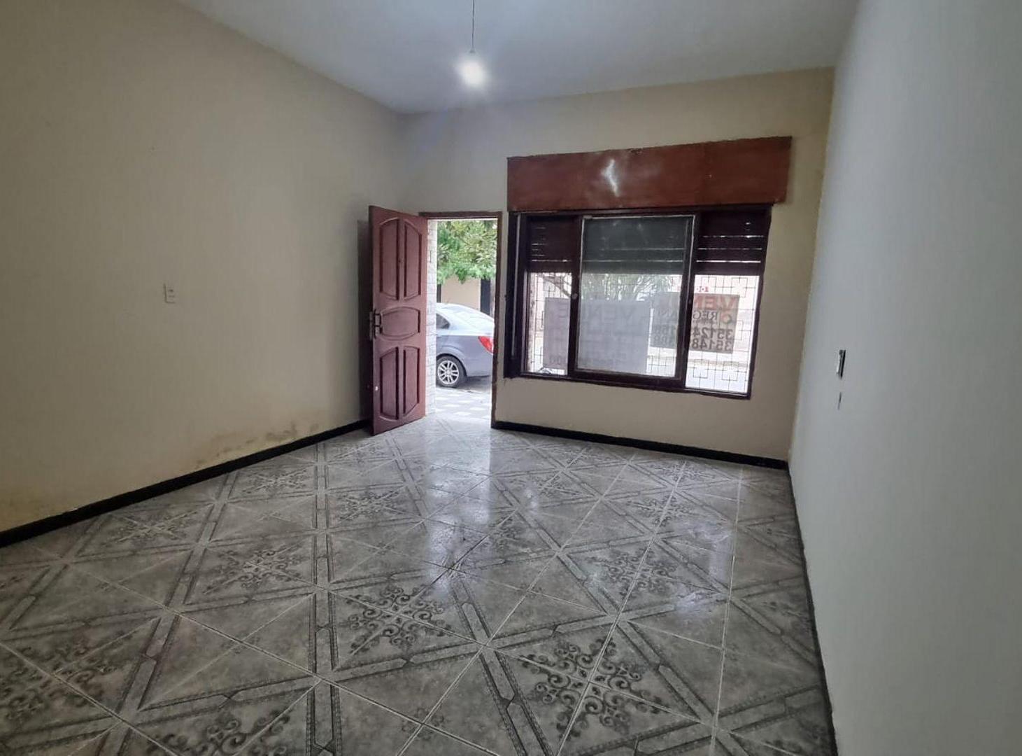 Foto de VENTA CASA 2 DORMITORIOS BARRIO GENERAL BUSTOS, imagen 3