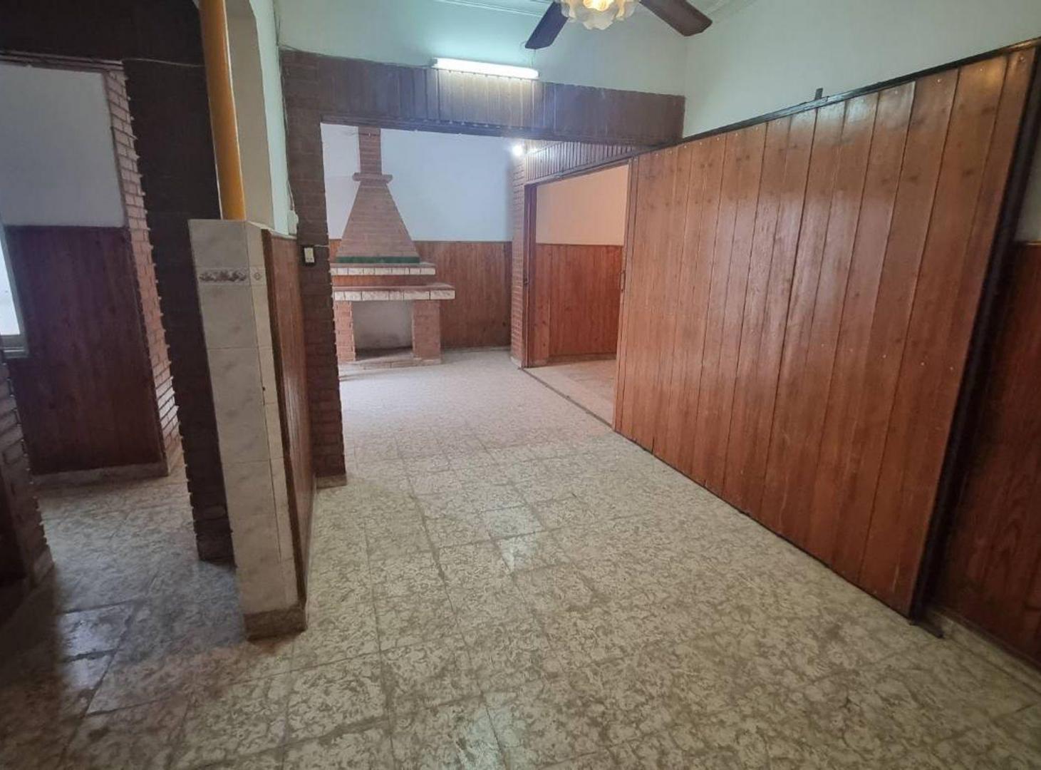 Foto de VENTA CASA 2 DORMITORIOS BARRIO GENERAL BUSTOS, imagen 2