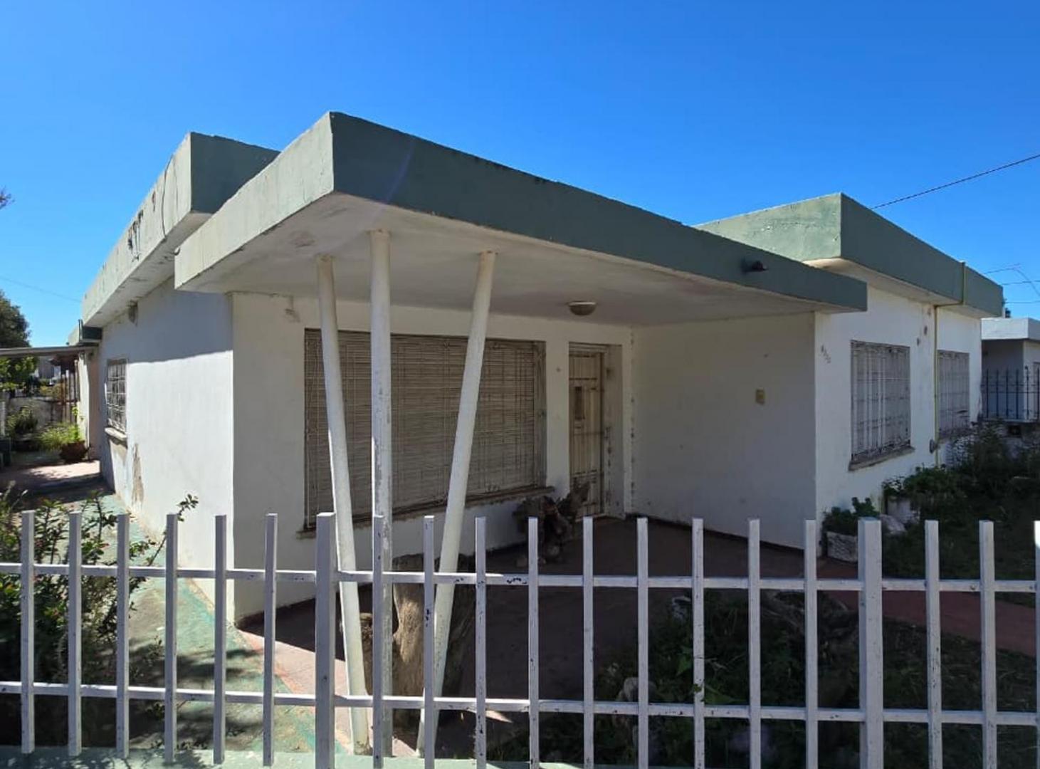 VENTA CASA 3 DORMITORIOS B° ITUZAINGO