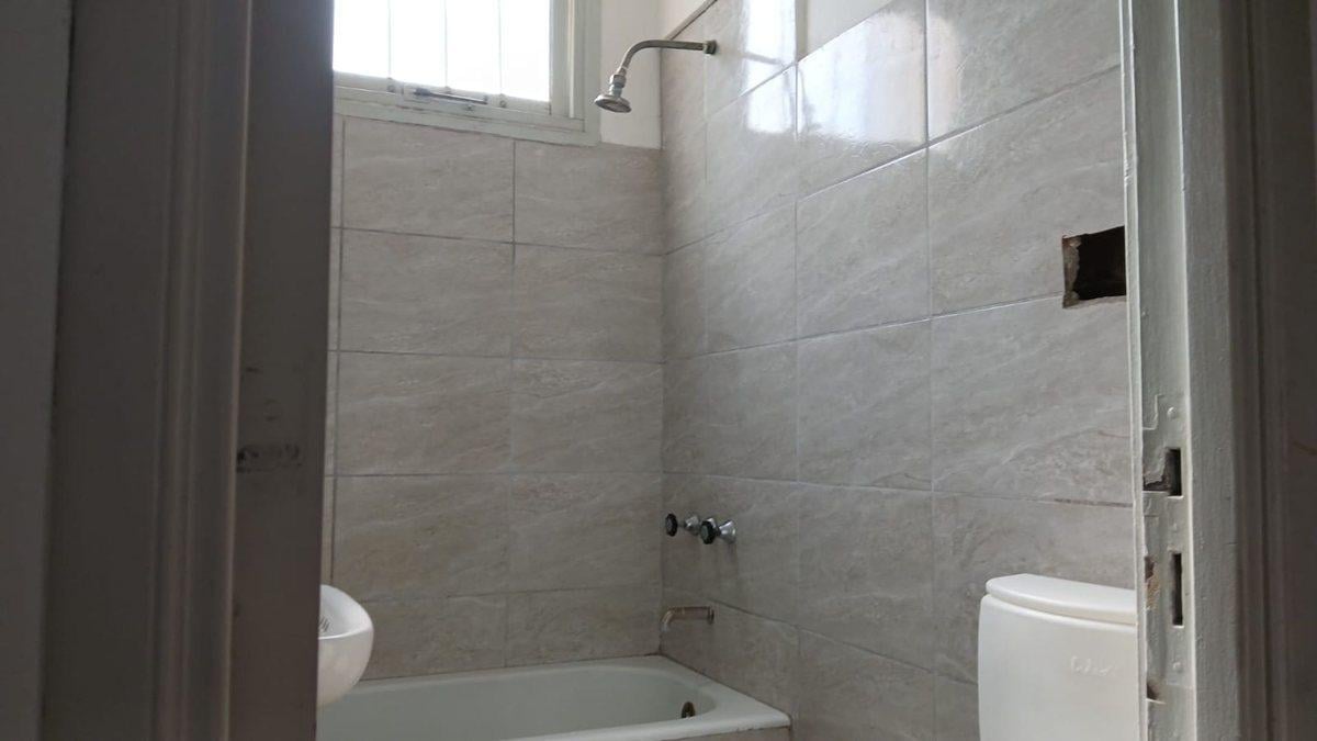 Foto de SE VENDE DEPARTAMENTO 2 DORMITORIOS B° CENTRO, imagen 3