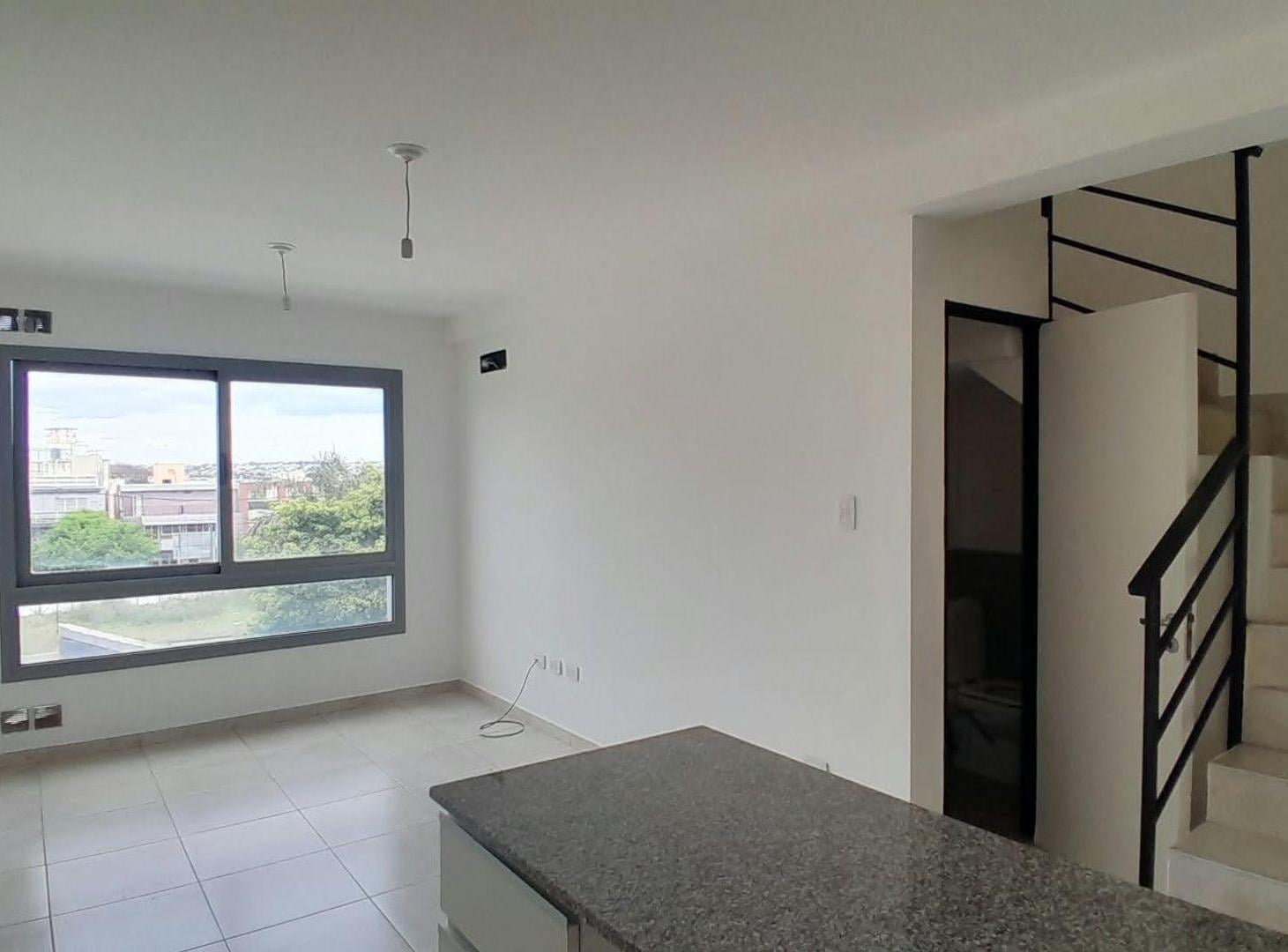 Foto de VENTA DEPARTAMENTO DÚPLEX 1 DORMITORIO 2 BAÑOS, imagen 4