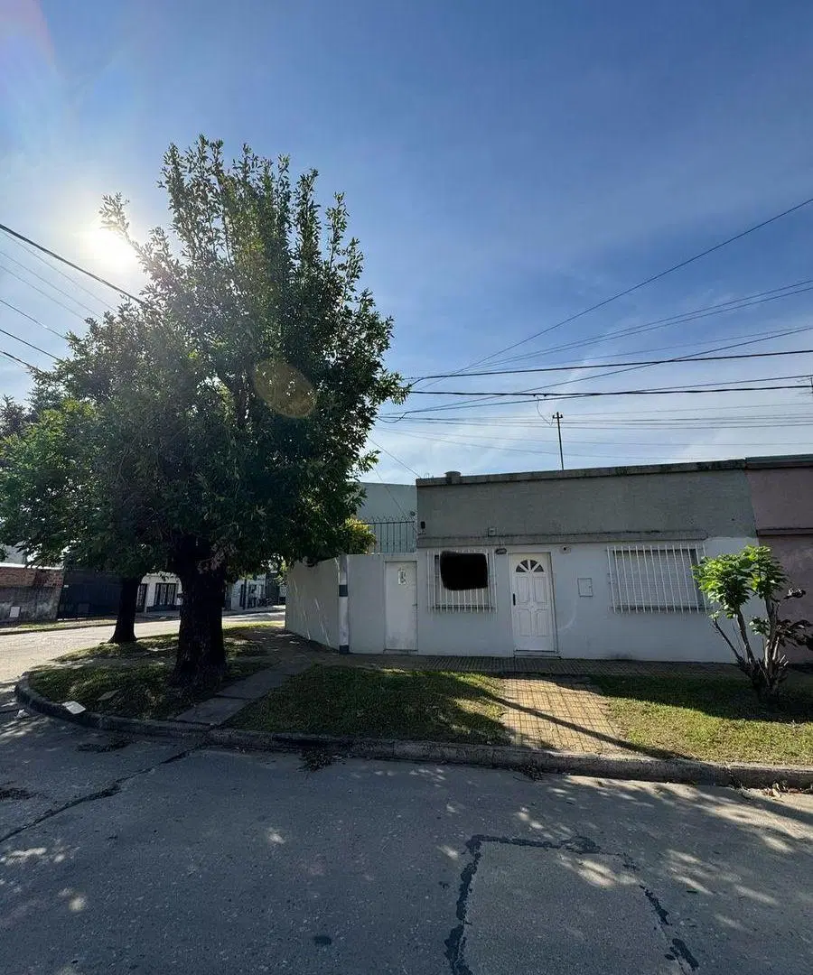 VENTA casa en Sargento Cabral de 3 dormitorios 3
