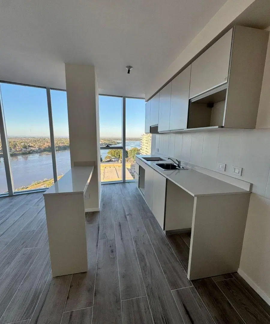 Se ALQUILA semipiso de 2 dormitorios y 2 baños en AMARRAS CENTER, TORRE III 3
