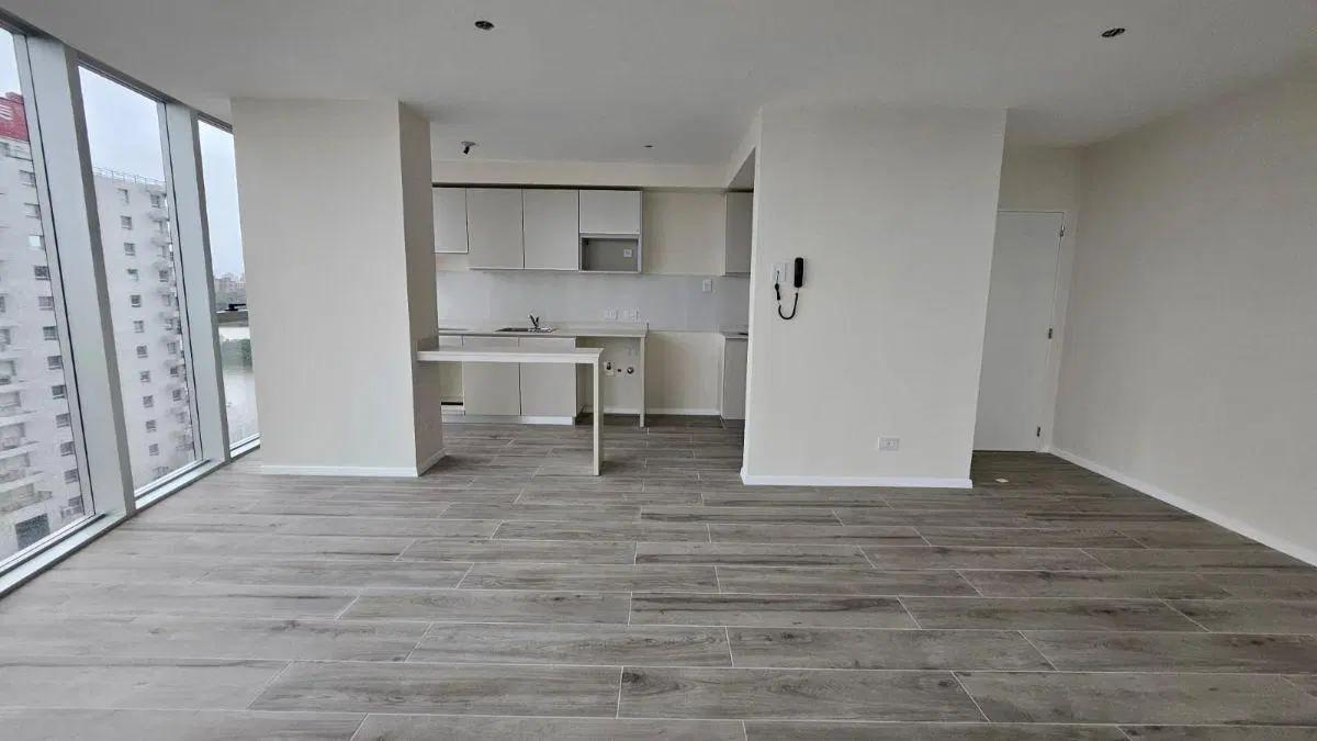 Se ALQUILA semipiso de 2 dormitorios y 2 baños en AMARRAS CENTER, TORRE III 2