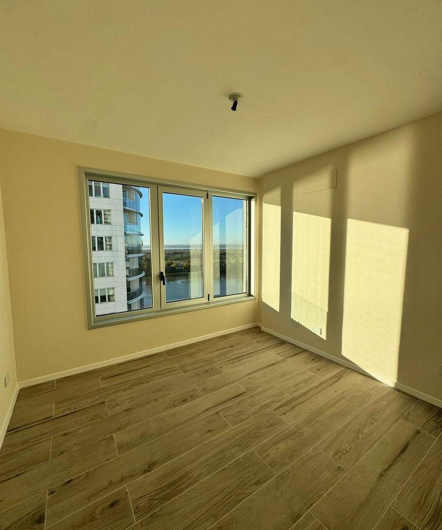 Se Alquila Semipiso de 2 Dorm. y 2 Baños en Amarras Center, Torre III