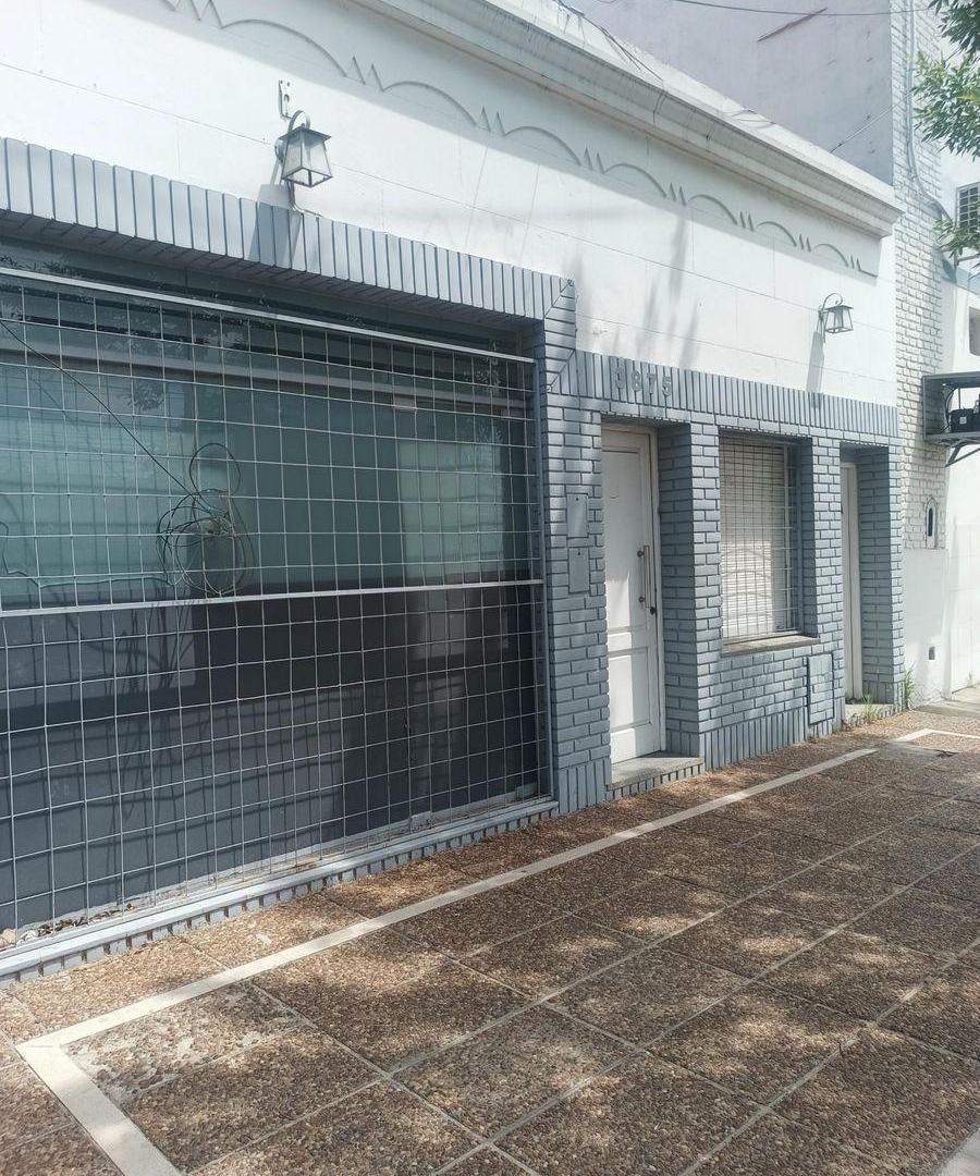 Casa en Av López y Planes