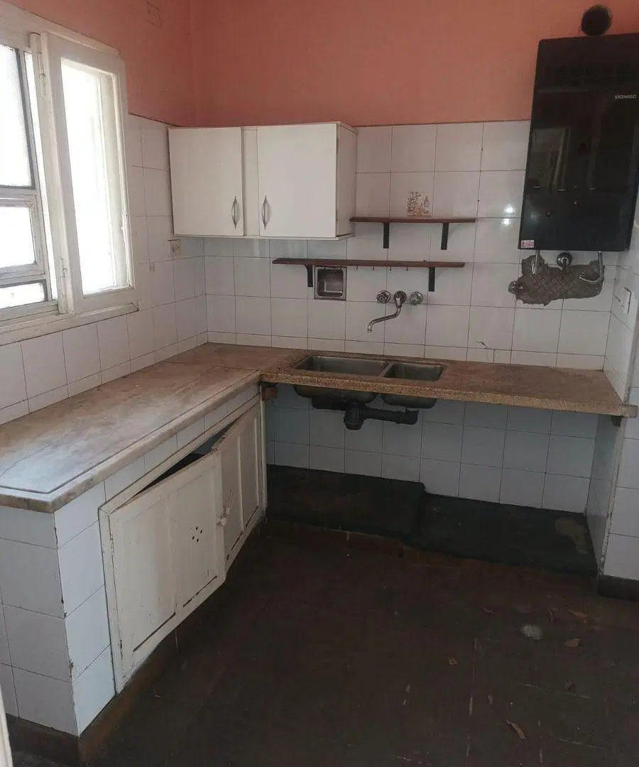 Casa en Av López y Planes 3