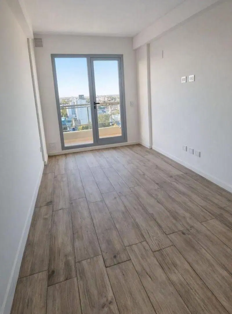 Venta Departamento 1 dormitorio- Torre Ischia sobre Bv Pellegrini 5