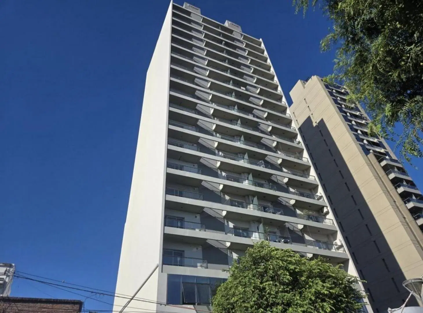 Venta Departamento 1 dormitorio- Torre Ischia sobre Bv Pellegrini 2