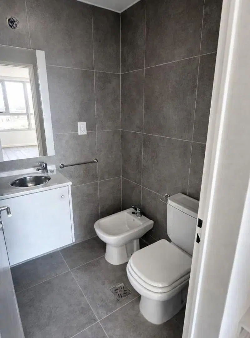 Venta Departamento 1 dormitorio- Torre Ischia sobre Bv Pellegrini 3
