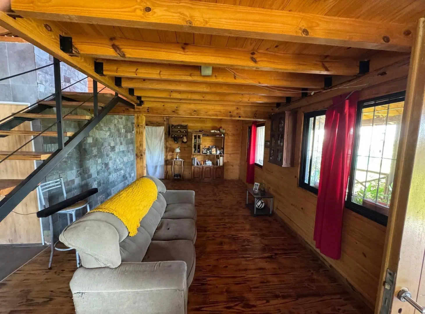 VENTA casa con amplio terreno en ruta 1 8