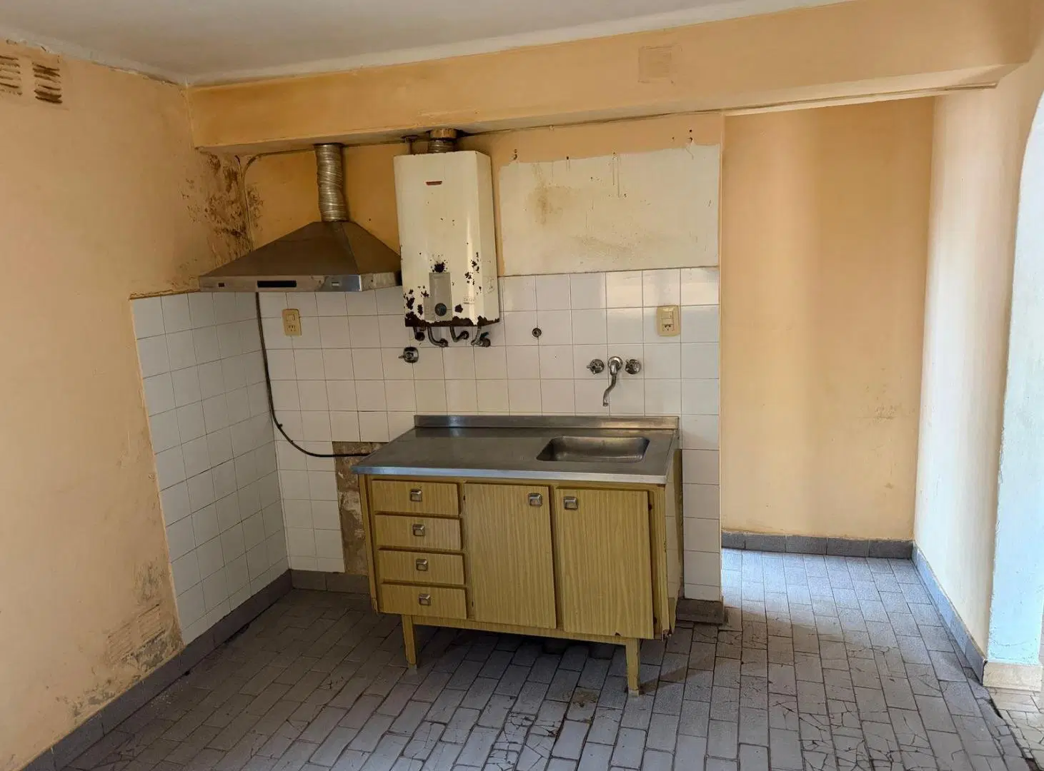 Propiedad a refaccionar o demoler en Santo Tomé 1