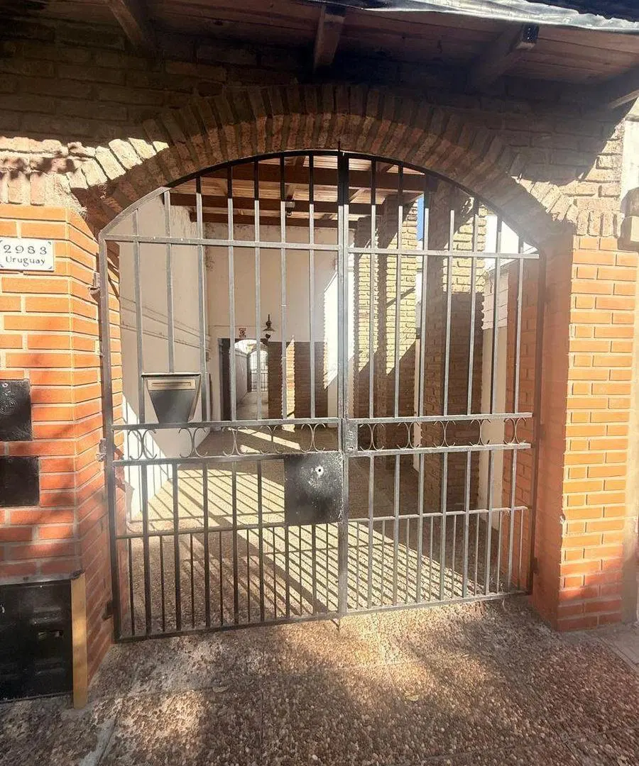 EN VENTA INTERNO CON COCHERA EN ZONA SUR 1